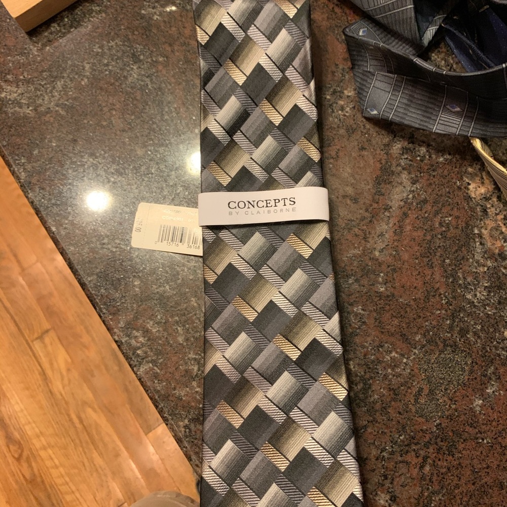 Claiborne men’s tie. Silk